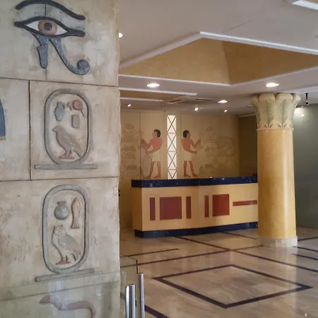 Hotel Cleopatra