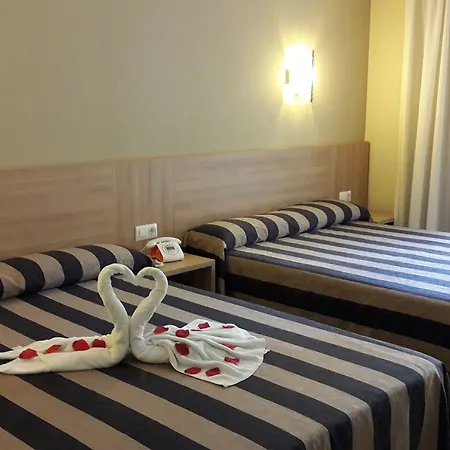 Cleopatra ホテル リョレート・デ・マル