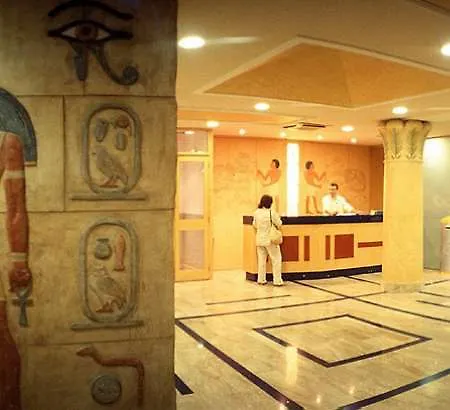 Cleopatra Hotell